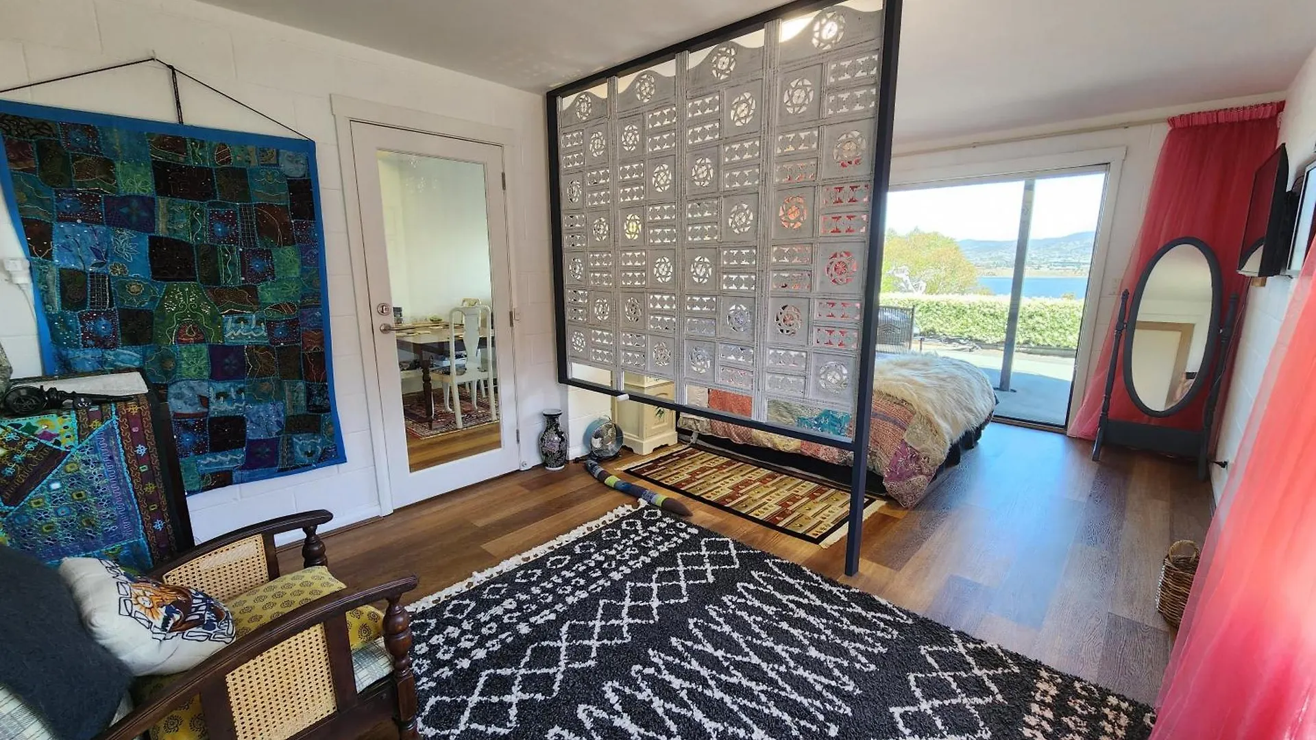 Waterfront Abode - 2 Bedrooms Hobart Apartment