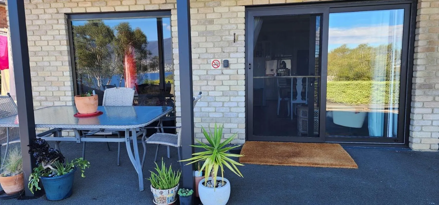 Waterfront Abode - 2 Bedrooms Hobart