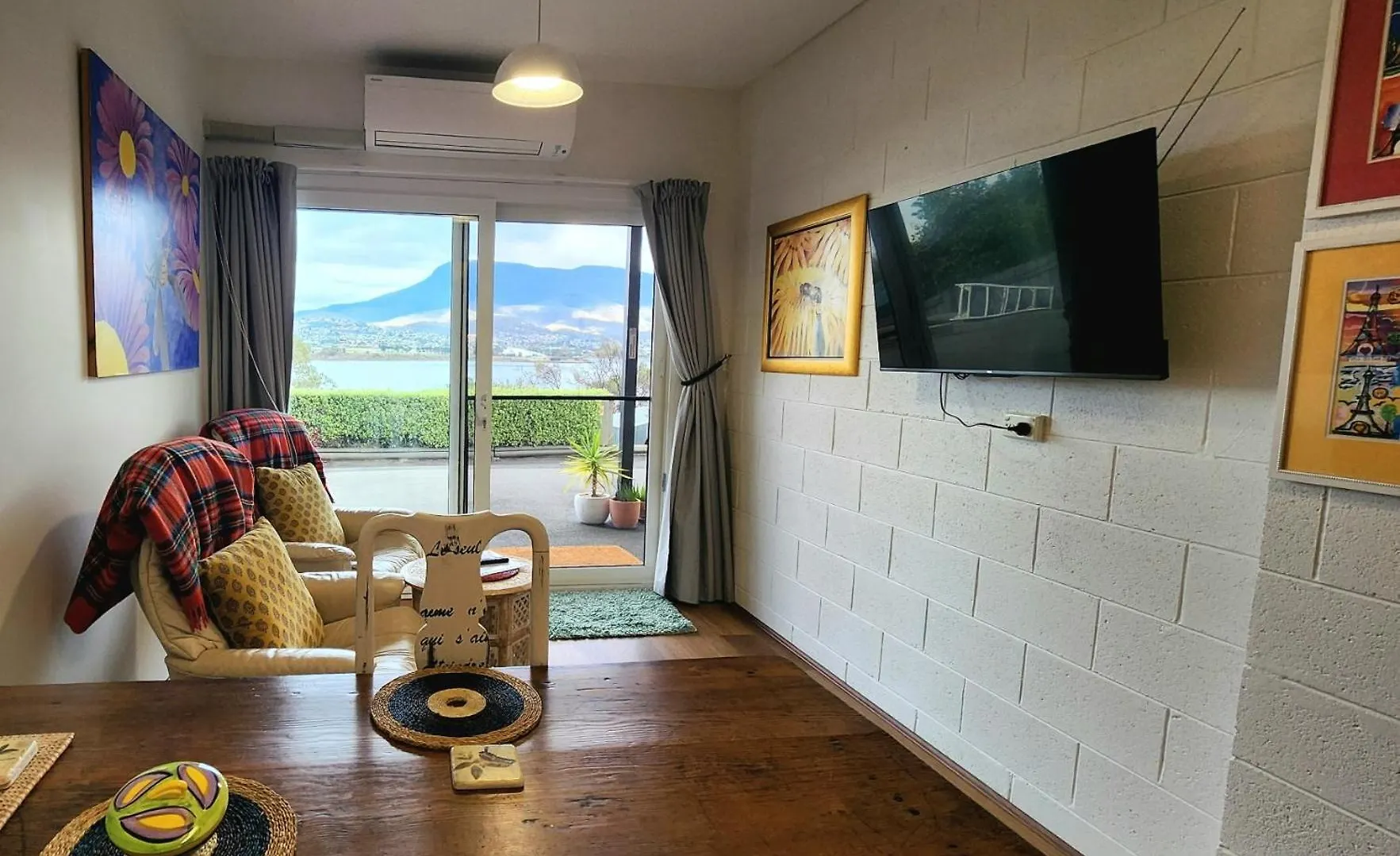 Waterfront Abode - 2 Bedrooms Hobart Australia