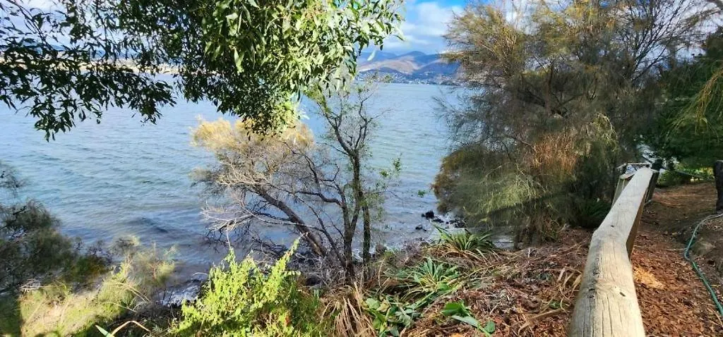 Apartment Waterfront Abode - 2 Bedrooms Hobart