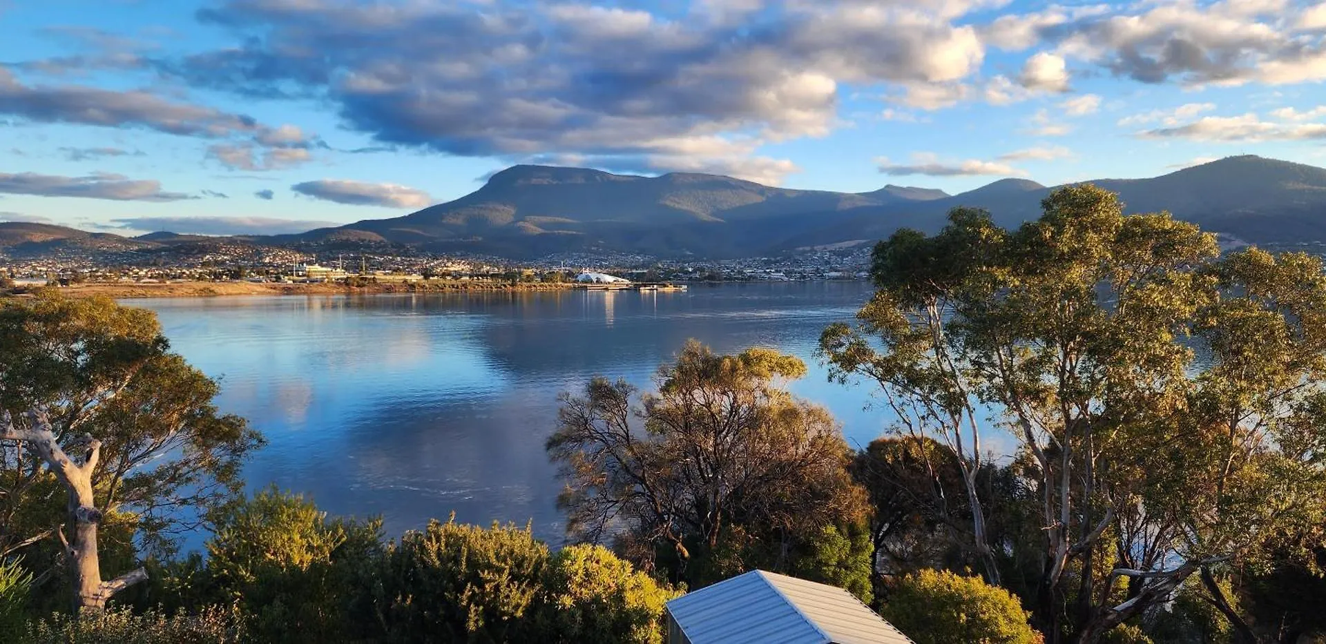 Waterfront Abode - 2 Bedrooms Hobart